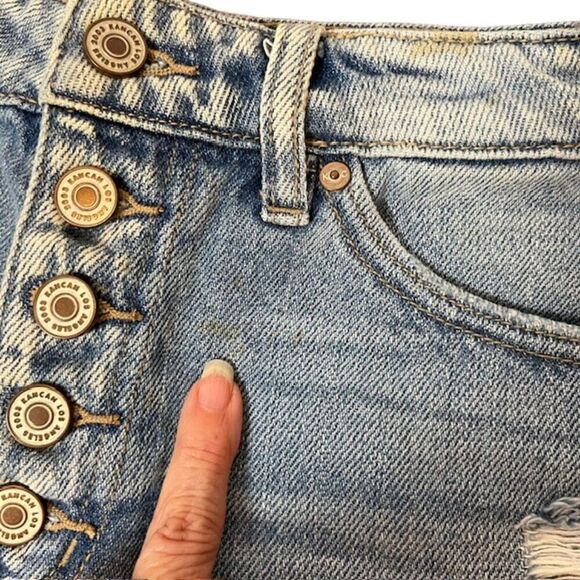Kancan Button Fly Distressed Denim Jean Shorts Medium Light Wash Size 3 / 25 - Picture 3 of 8